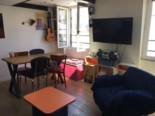 Sunny And Serene Hideaway In Central Paris With Ac Apartman
