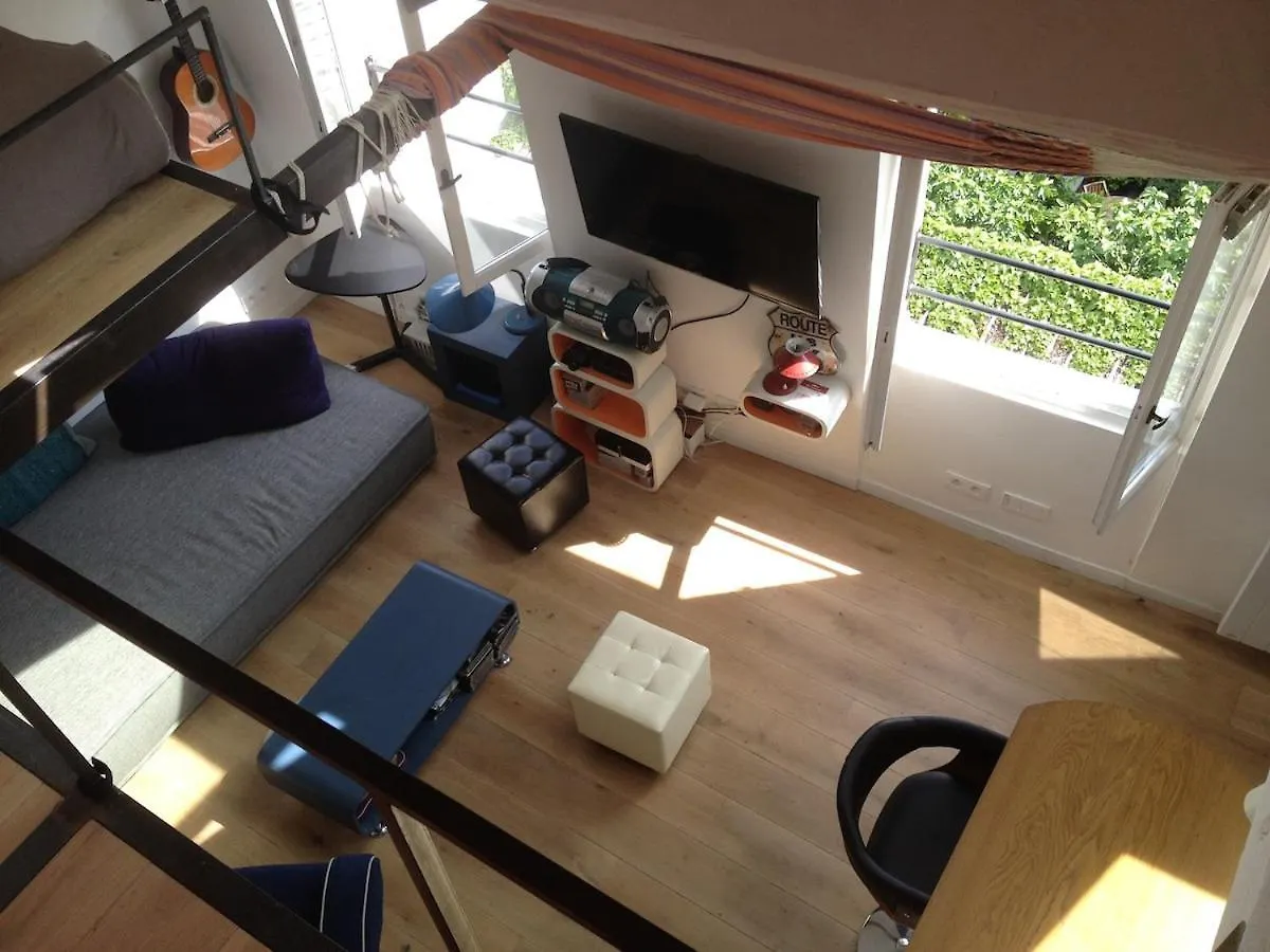 Apartman Sunny And Serene Hideaway In Central Paris With Ac