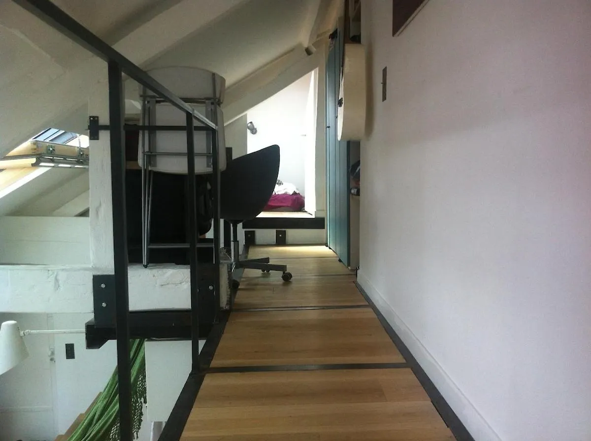 Apartman Sunny And Serene Hideaway In Central Paris With Ac