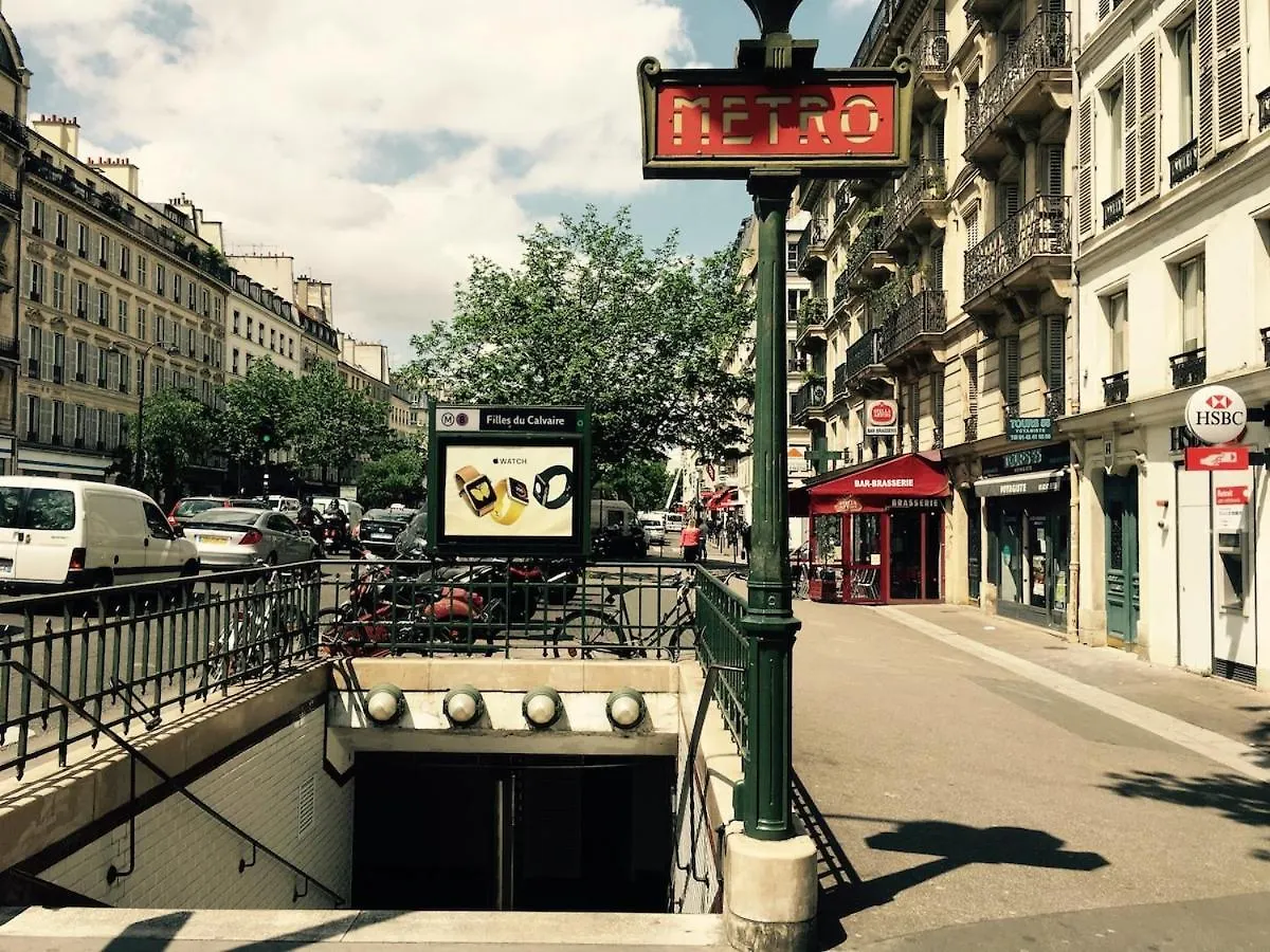 Apartman Sunny And Serene Hideaway In Central Paris With Ac