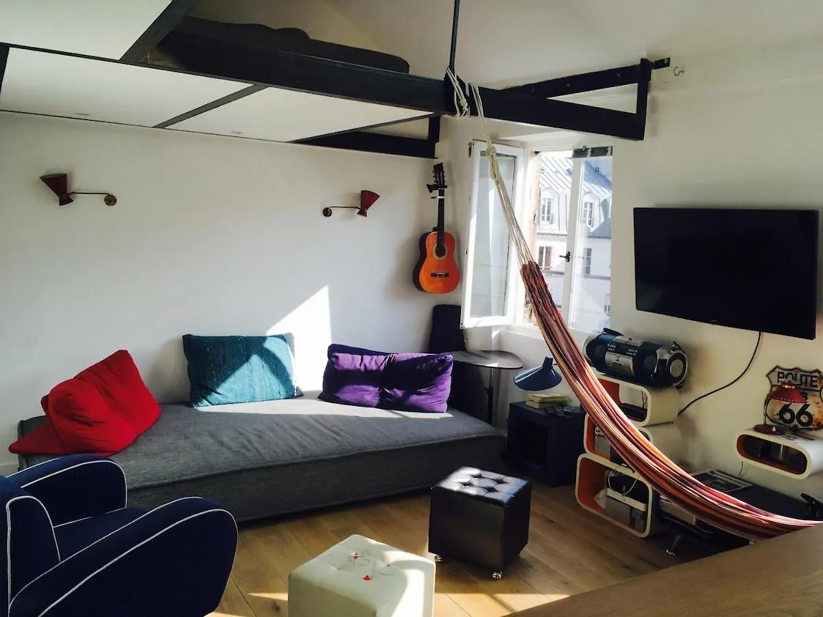 Sunny And Serene Hideaway In Central Paris With Ac France